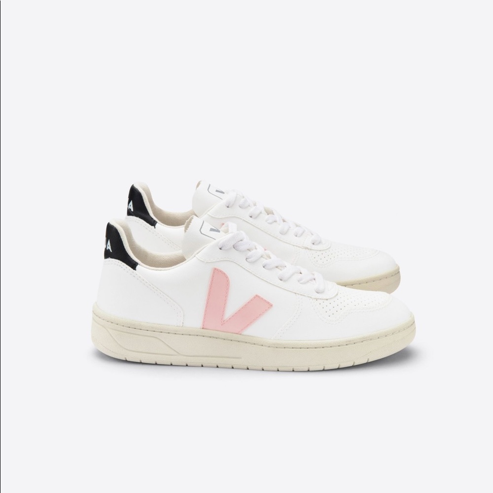 Veja V-10 CWL White Petale Black BRAND NEW